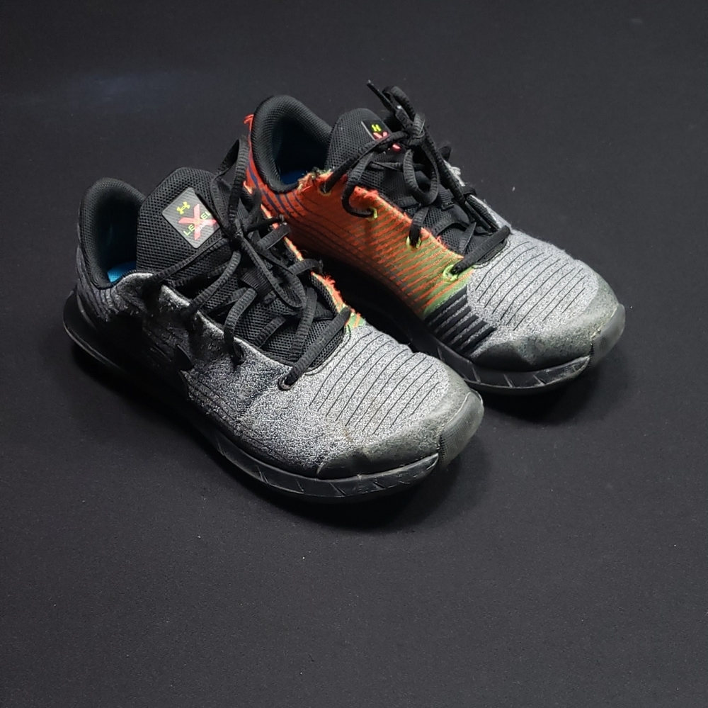 Under armour boys Level X series shoes, size 5Y